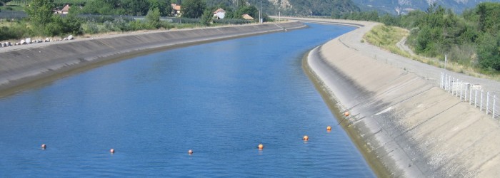 Irrigation canal EDF Curbans ©A. MARQUE/Agence de l'Eau RMC